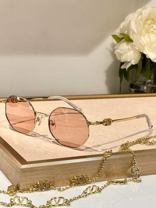 Picture of Valentino Sunglasses _SKUfw66211233fw